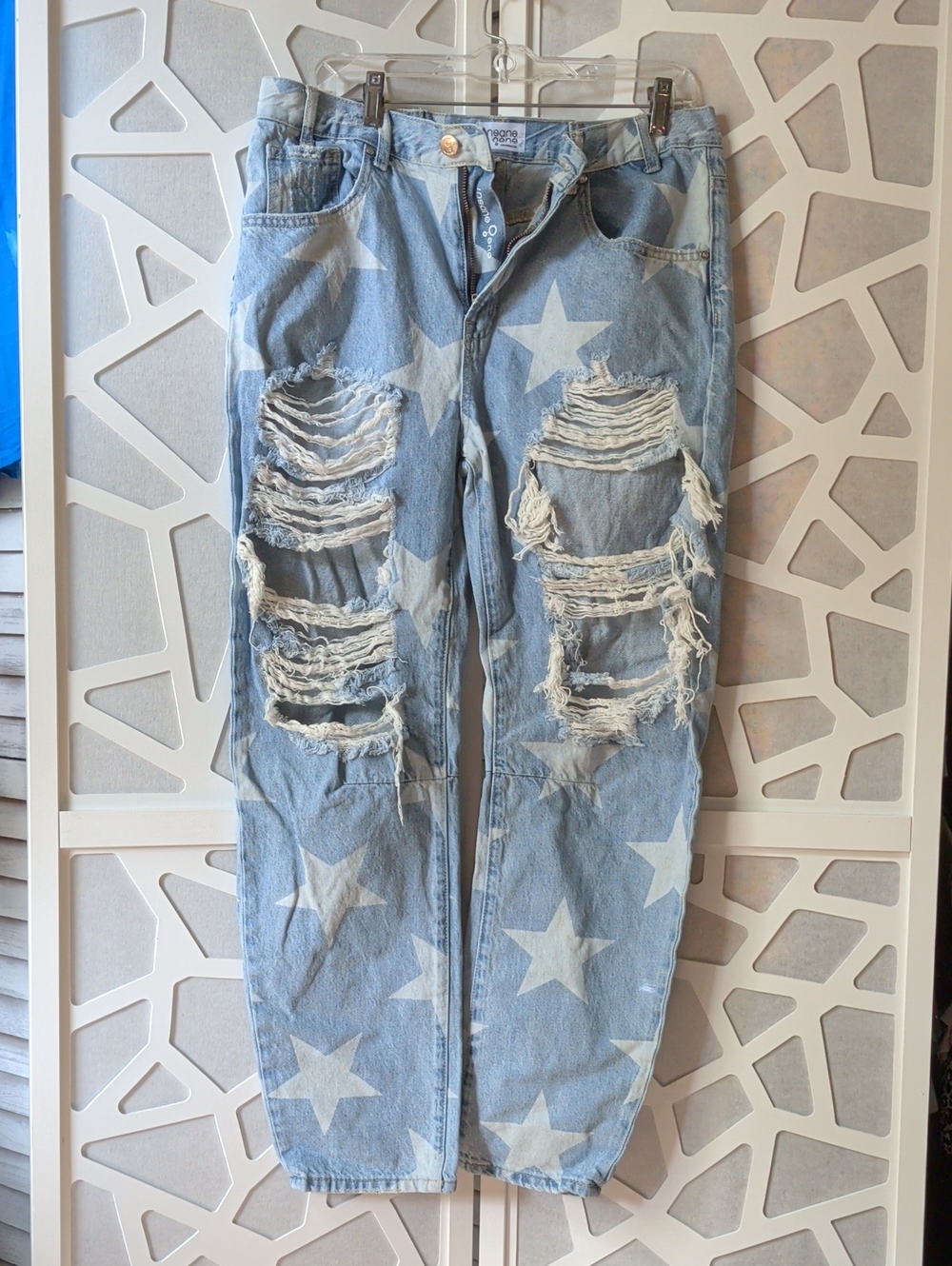 Relaxed Light Blue Star-Print Distressed Women’s Jeans